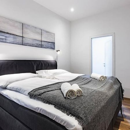 Modern Apartment Next To Subway Station Vienna Esterno foto
