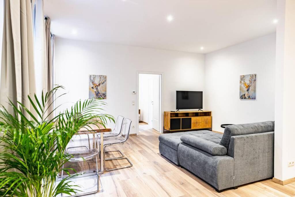 Modern Apartment Next To Subway Station Vienna Esterno foto